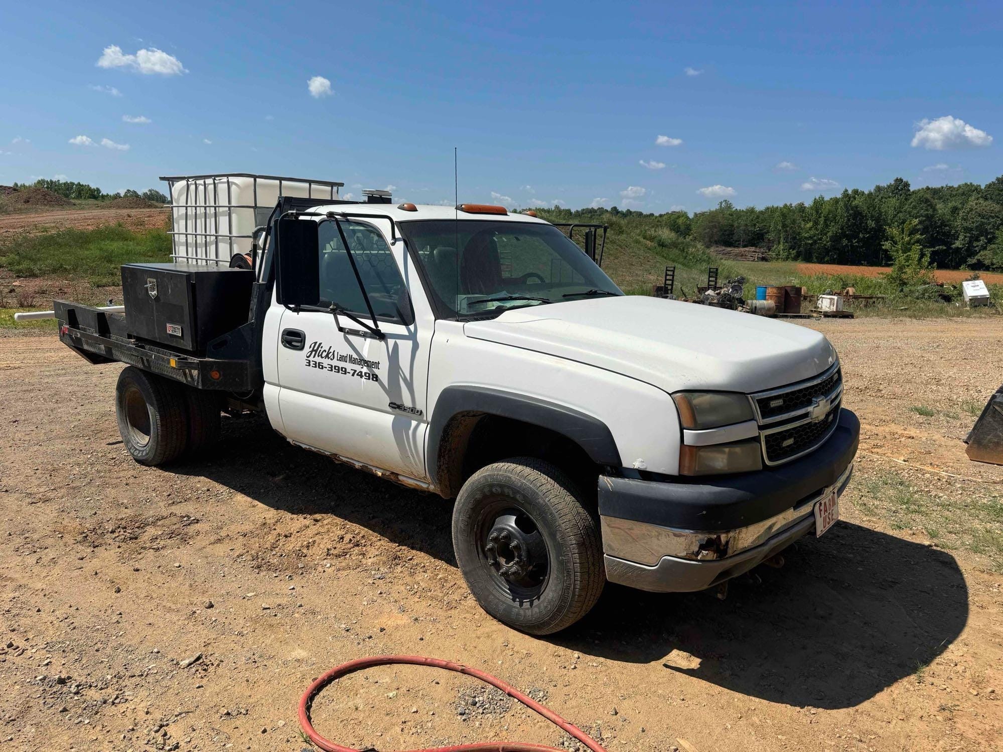 2005 Chevrolet 3500 Equipment Image0