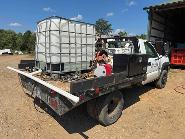 Image of Chevrolet 3500 equipment image 2
