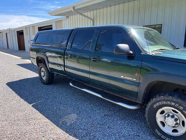 Image of Chevrolet 2500HD equipment image 3