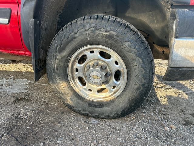 Image of Chevrolet 2500 equipment image 3