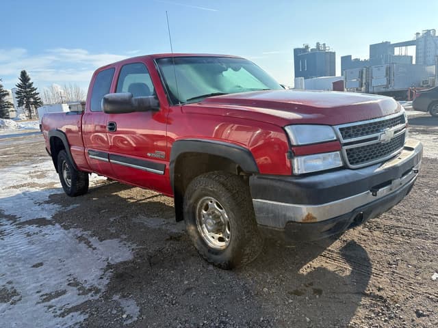 Image of Chevrolet 2500 equipment image 2