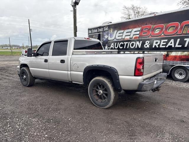Image of Chevrolet 2500 equipment image 1