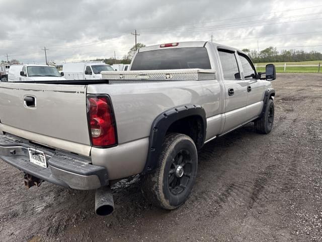 Image of Chevrolet 2500 equipment image 4
