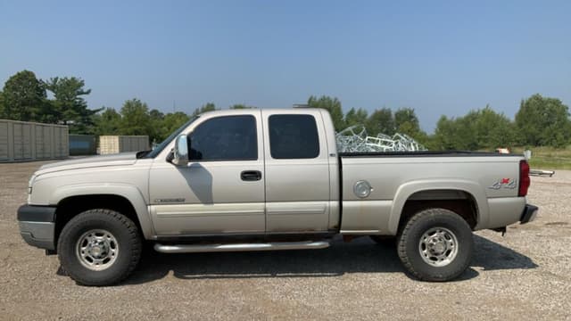 Image of Chevrolet 2500HD equipment image 1