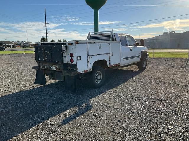 Image of Chevrolet 2500HD equipment image 4