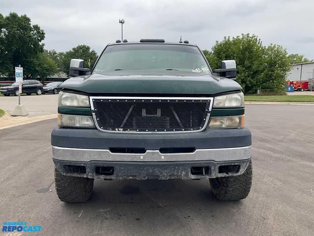 Image of Chevrolet Silverado equipment image 1