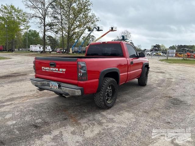 Image of Chevrolet Silverado equipment image 4