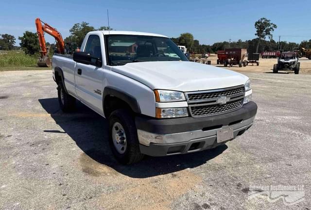 Image of Chevrolet Silverado equipment image 2