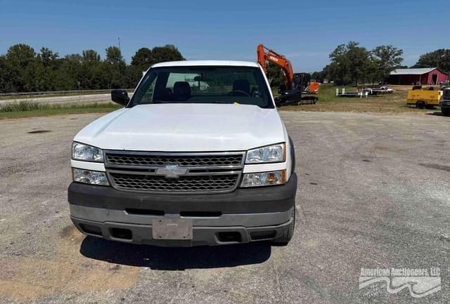 Image of Chevrolet Silverado equipment image 1