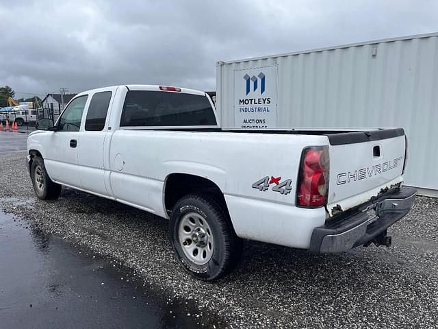 Image of Chevrolet Silverado equipment image 1