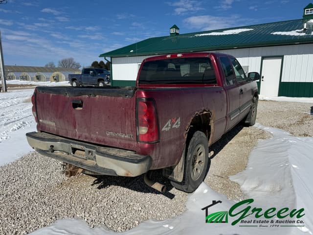 Image of Chevrolet Silverado equipment image 4