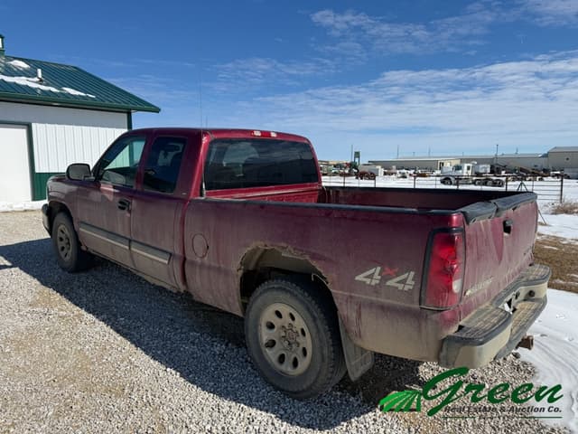 Image of Chevrolet Silverado equipment image 2