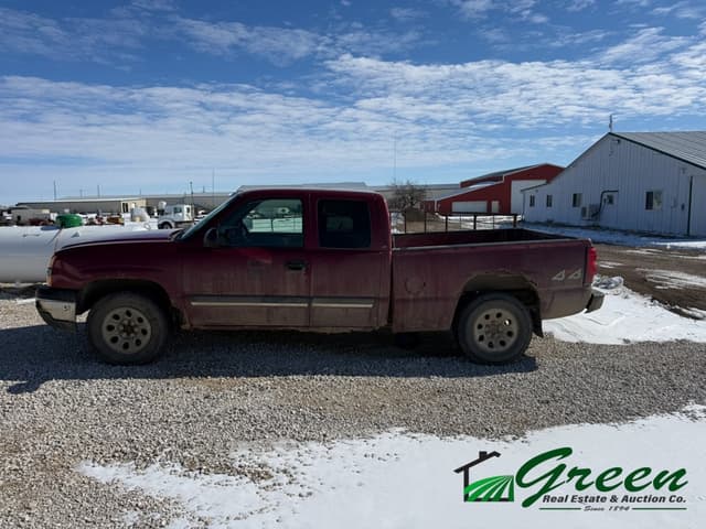 Image of Chevrolet Silverado equipment image 1