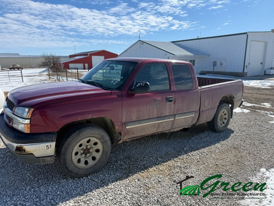 Image of Chevrolet Silverado Primary image
