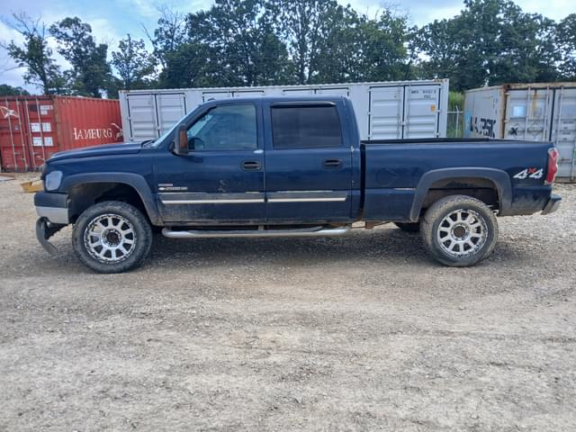 Image of Chevrolet Silverado equipment image 2