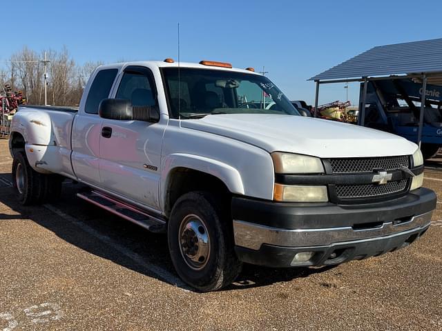 Image of Chevrolet 3500 equipment image 1