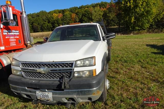 Image of Chevrolet Silverado equipment image 4