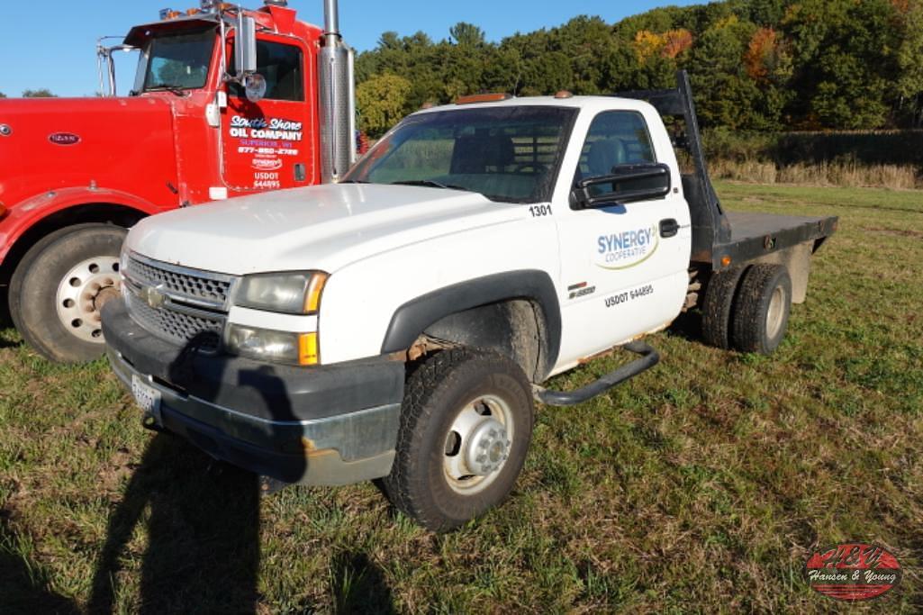 Image of Chevrolet Silverado Primary image