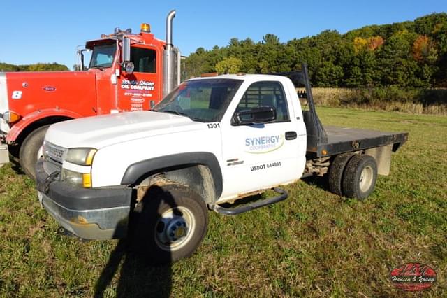 Image of Chevrolet Silverado equipment image 2