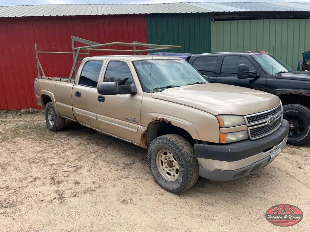 Image of Chevrolet Silverado Primary image