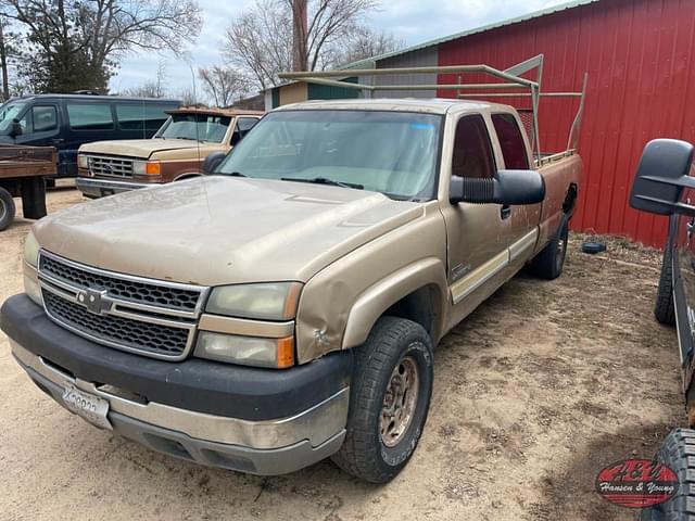 Image of Chevrolet Silverado equipment image 1