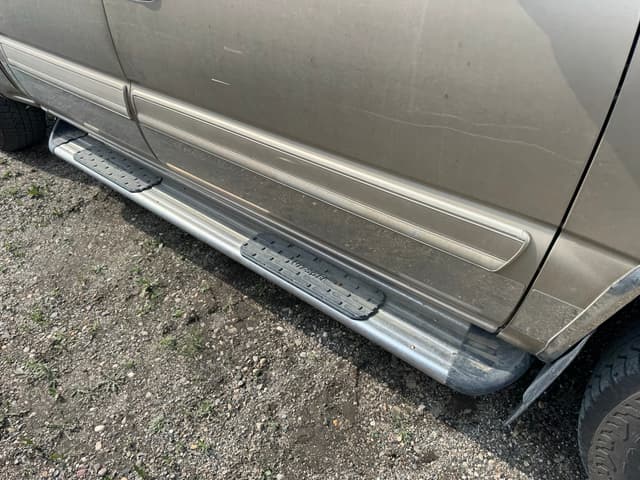 Image of Chevrolet Silverado equipment image 4