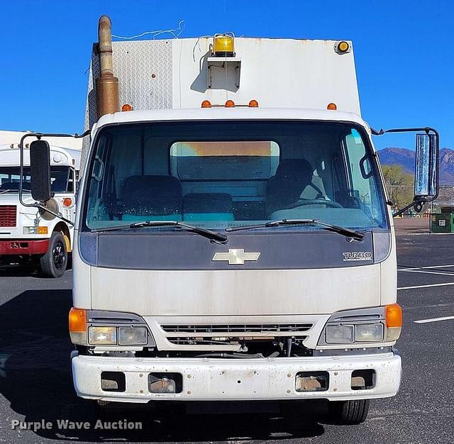 Image of Chevrolet W5500 equipment image 1