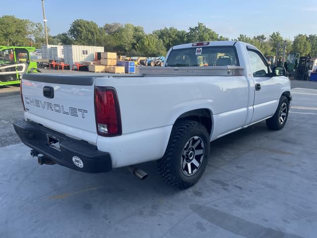 Image of Chevrolet 1500 equipment image 2
