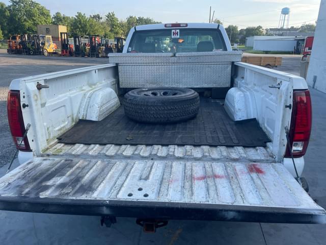 Image of Chevrolet 1500 equipment image 3