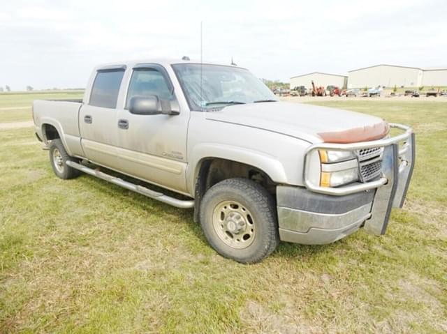 Image of Chevrolet 2500HD equipment image 1
