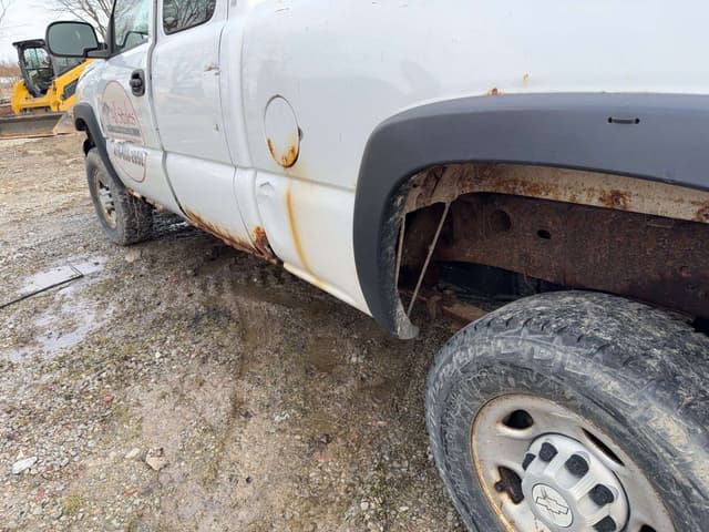 Image of Chevrolet 2500 equipment image 4