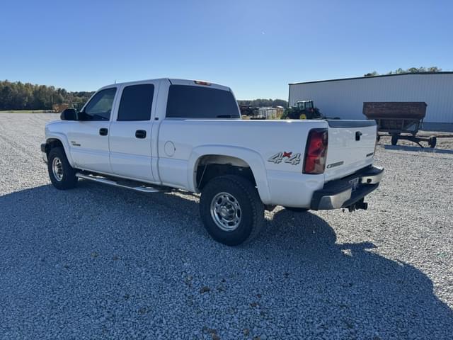 Image of Chevrolet 2500HD equipment image 4