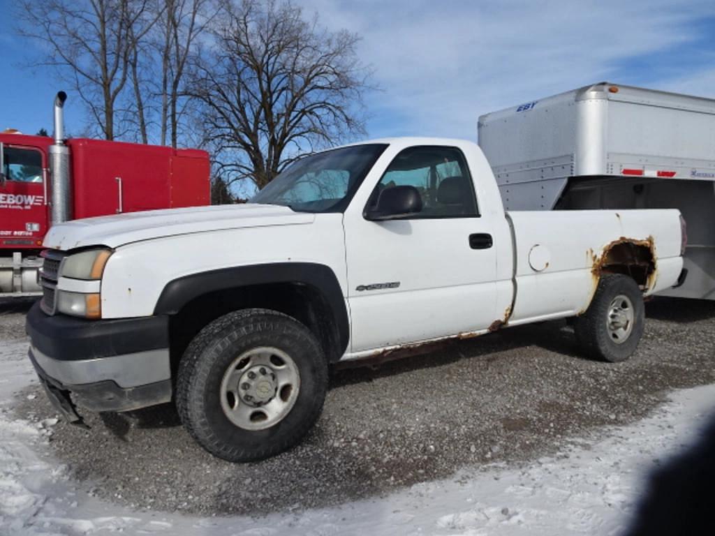 Image of Chevrolet 2500HD Primary image