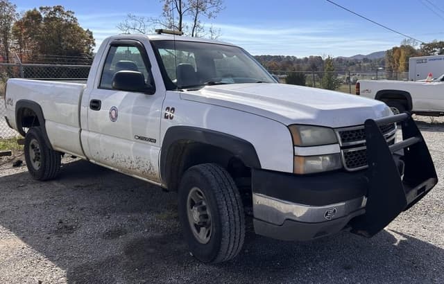 Image of Chevrolet 2500HD equipment image 1