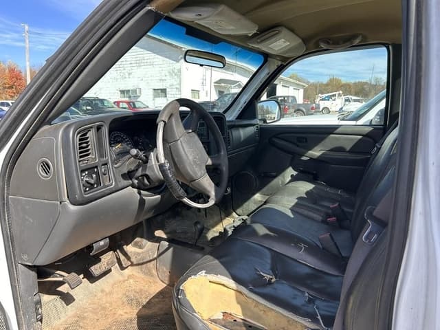 Image of Chevrolet 2500HD equipment image 4