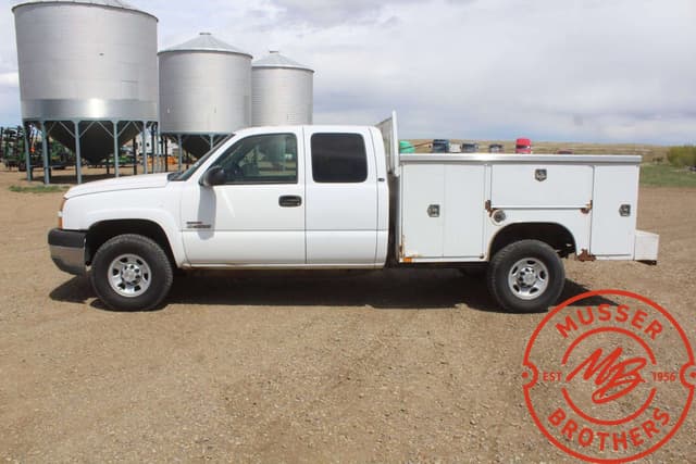 Image of Chevrolet 3500 equipment image 1