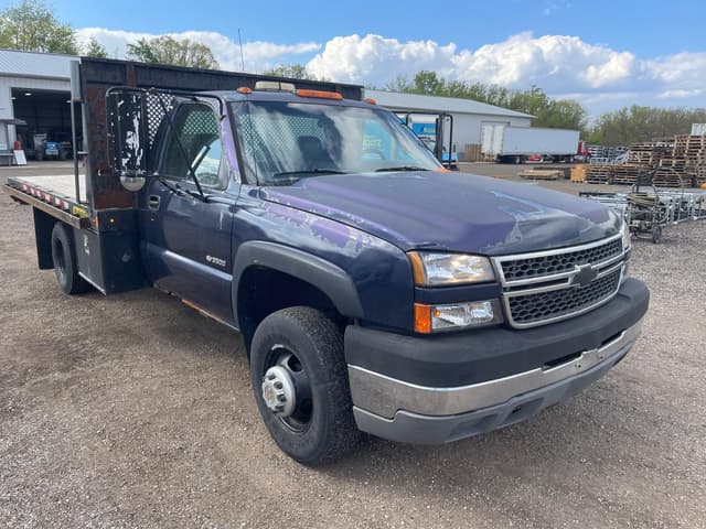 Image of Chevrolet 3500 equipment image 2