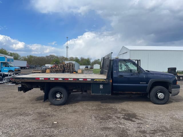 Image of Chevrolet 3500 equipment image 3
