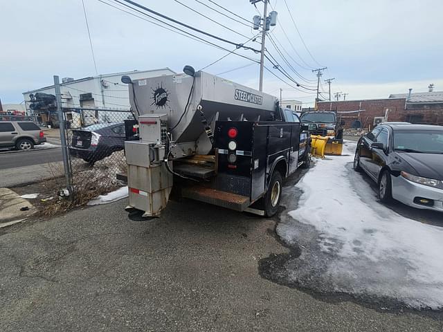 Image of Chevrolet 3500 equipment image 1