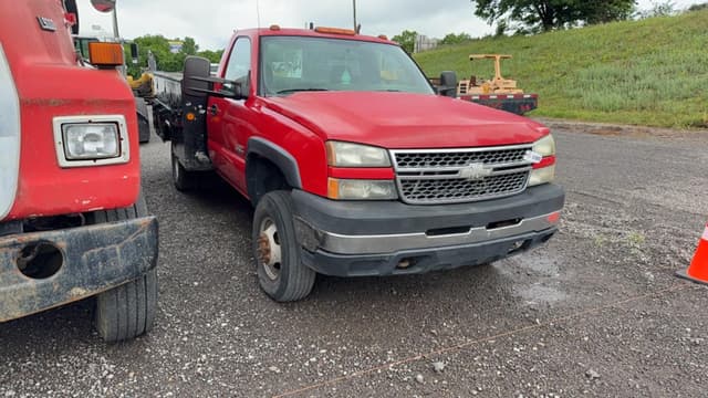 Image of Chevrolet 3500 equipment image 2