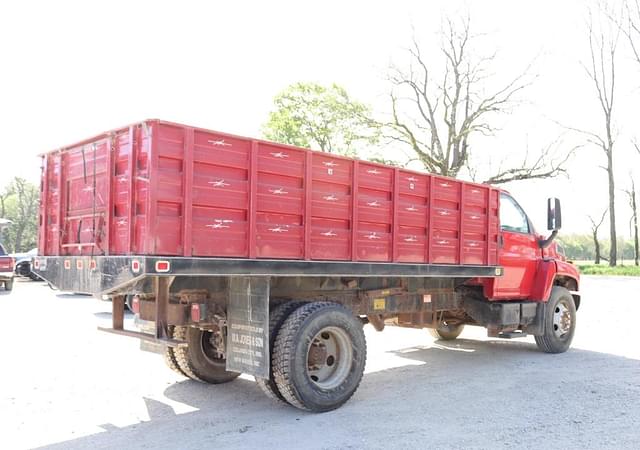 Image of Chevrolet C7500 equipment image 4