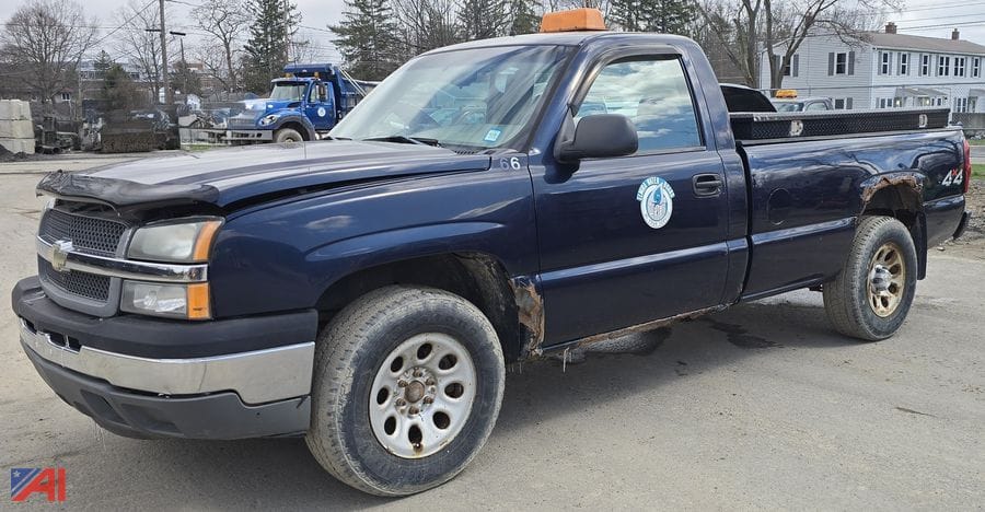 2005 Chevrolet 1500 Equipment Image0
