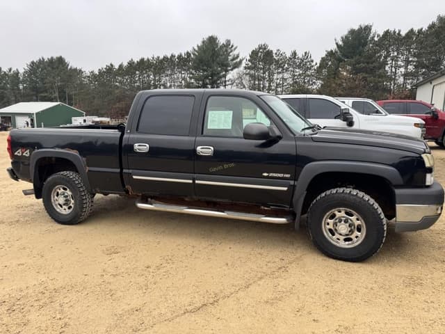 Image of Chevrolet 2500 equipment image 3