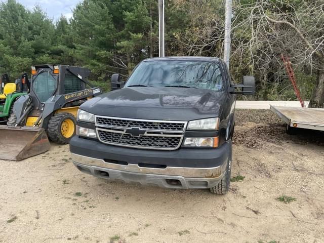 Image of Chevrolet 2500HD equipment image 1