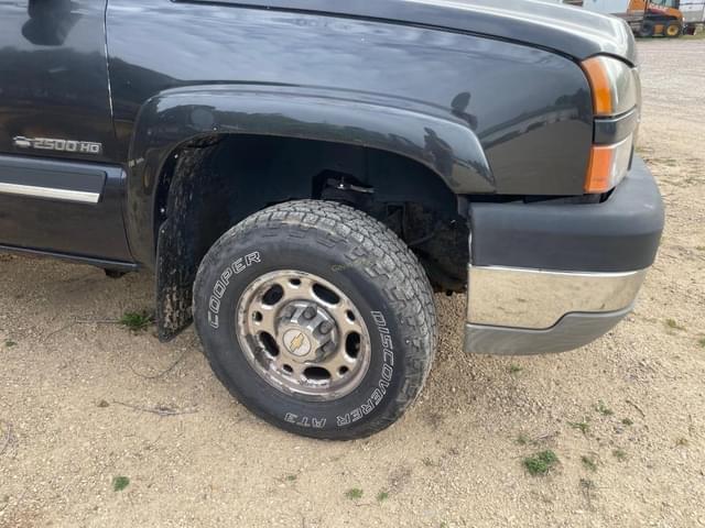 Image of Chevrolet 2500HD equipment image 4