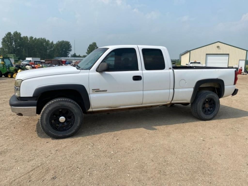Image of Chevrolet 2500HD Primary image