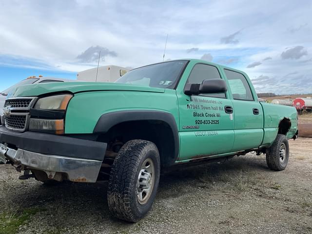 Image of Chevrolet 2500HD equipment image 1