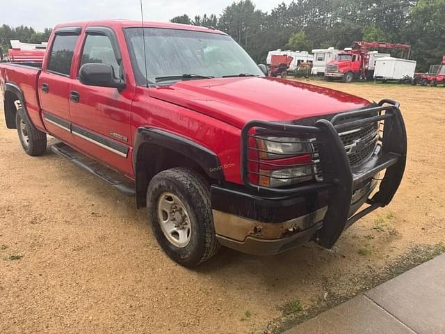 Image of Chevrolet 2500HD equipment image 3