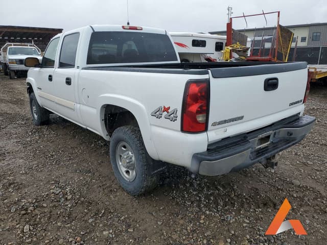 Image of Chevrolet 2500HD equipment image 2