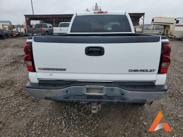 Image of Chevrolet 2500HD equipment image 3